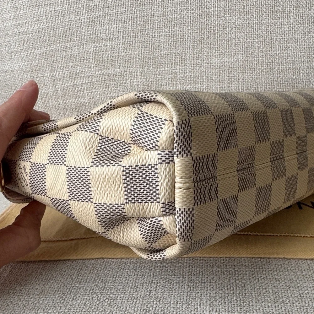 Louis Vuitton Damier Azur Croisette *Firm Price* - Picture 7 of 15